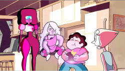nopalrabbit:  I was thinking about Steven’s weapons, since as far as i can tell they haven’t been confirmed to be the same weapons Rose Quartz used. For some reason i had remembered this scene in a way were I got the impression from that the shield