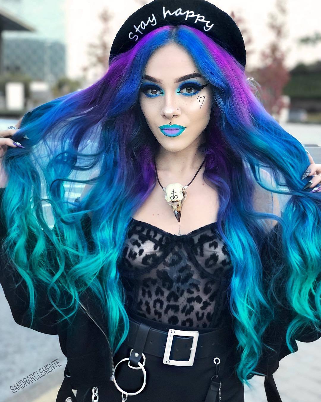 poisonnightmares:  https://www.instagram.com/sandrarclemente/