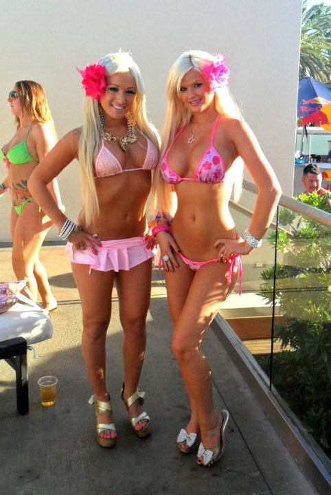 slutsbow2sir:  bimbofication-of-little-slut:  ls: bimbo fucktoys  They know what