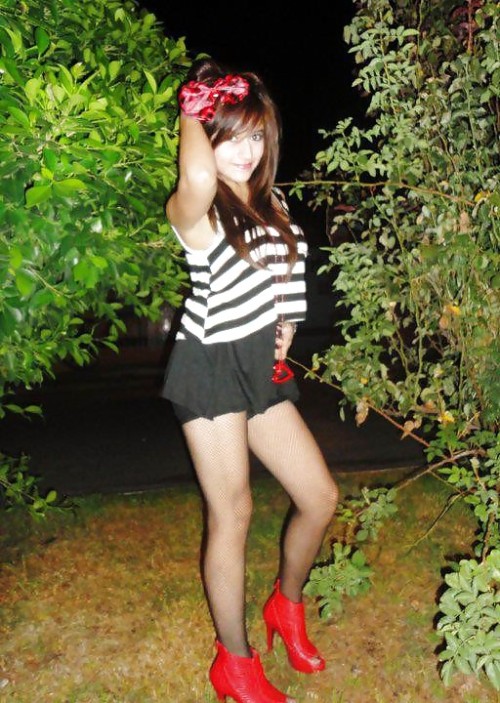 larease77:  tgirlfantasy:  Pretty boys wears girls cloths and feels woman’s touch for Womanless pageant !!  wow this is nice!