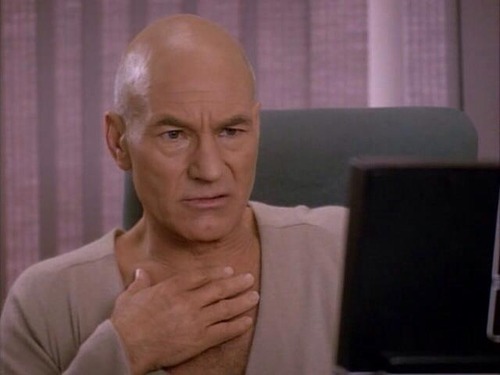 bloodydeath11:  gongchantv:  do you ever see spoilers for a show you don’t watch