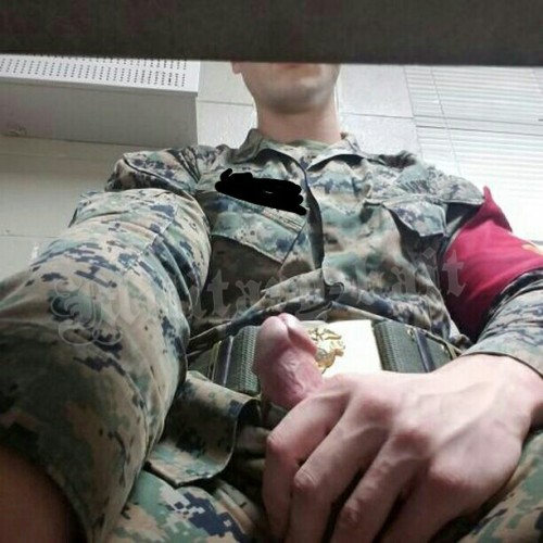 mystraightfriend:  Mystraightfriend.tumblr.com