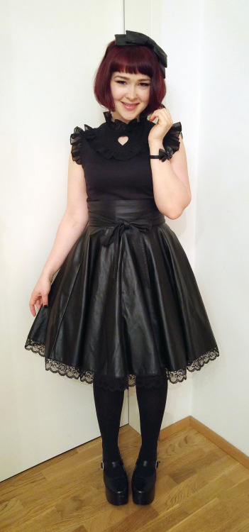 queranruffles:Party lolita is on the loose again!  