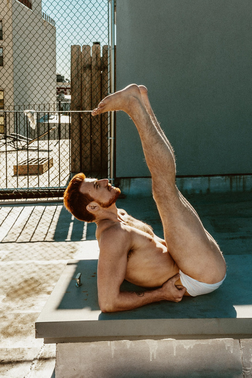 mikestand:  summerdiaryproject:  EXCLUSIVE     BLUE SKIES    with   STEVEN TRUMON GRAY    PHOTOGRAPHY BY TRAVIS CHANTAR   |   BROOKLYN, NEW YORK      © The Summer Diary Project.  Follow us on Facebook + Instagram + Twitter  Please do not reproduce