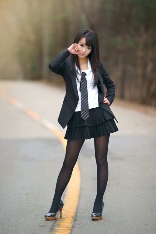 fatalneon:  “Being girly is wearing legwear!”