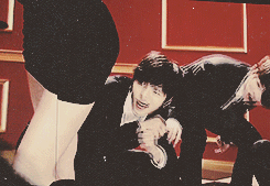 baekhanology:  pervert myungsoo on the loose 