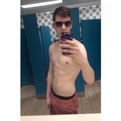 dandan22x:  Gettin’ my tan on ☀️☀️☀️