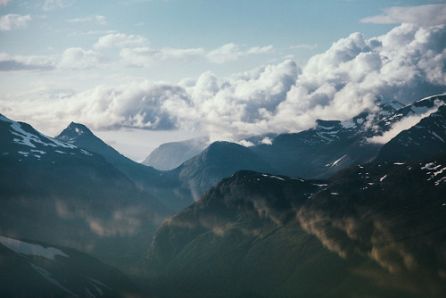 Cloud Theater. Ormula by Paulina Wierzgacz