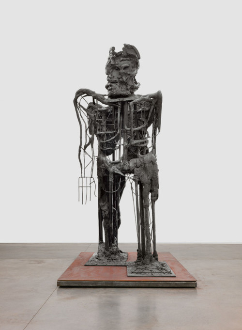 ochyming: Thomas Houseago  Striding Figure II (Ghost), 2012  bronze 483,9 x 241,3 x 3