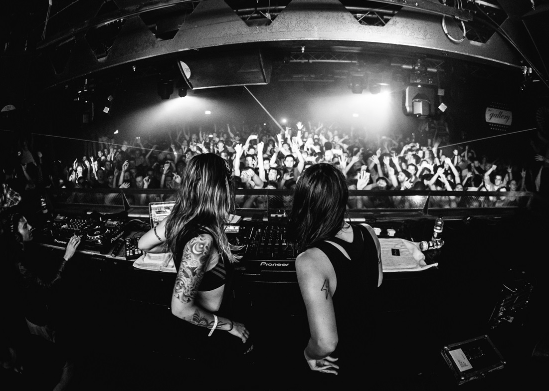 assassinx15:  phillykrew:  Jahan and Yasmine at Ministry of Sound   They’re not