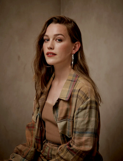 pedrettii:Victoria Pedretti photographed for the Netflix FYSEE Event for “The Haunting of Hill House