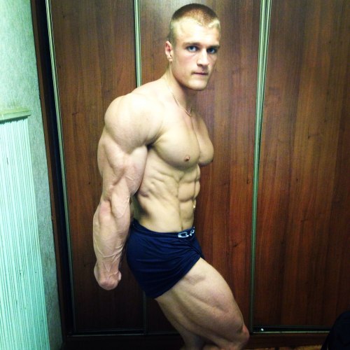 mitos:  Vladislav Kremlyov (Владислав Кремлев) (2014)