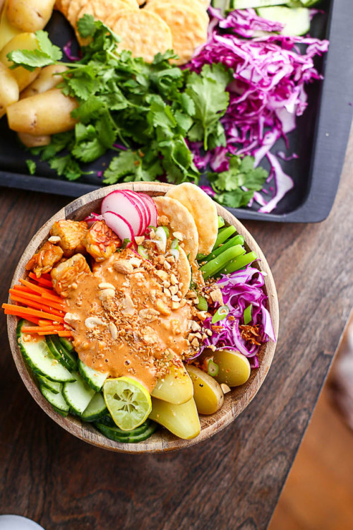 garden-of-vegan: Vegan Gado-Gado Salad - ilovevegan.com This Indonesian gado-gado inspired salad bow