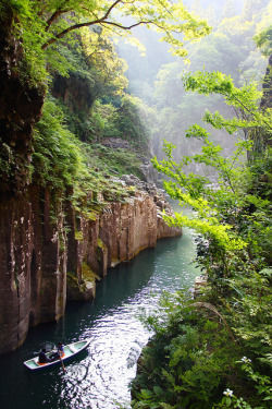 t-a-h-i-t-i:  Takachiho Gorge, Miyazaki (Japan) by ScoobyGabrielle  