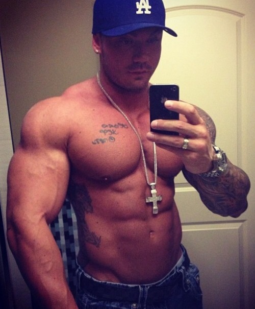 britishmusclecub:  ask 🇬🇧💪🐻 British MuscleCub