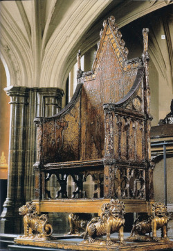 indypendentroyalty:  The Crowning Chair in Westminster Abbey, every British King or Queen has been crowned in this chair since 1308 