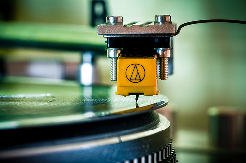 analog-dreams:  Turntable by -daknoll- #flickstackr  Flickr: http://flic.kr/p/d9y84E