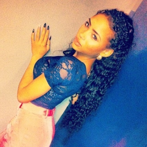 larosedechanel:  http://larosedechanel.tumblr.com 