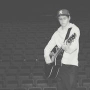 nouisaf-deactivated20200920:  Niall Horan and his guitars. 