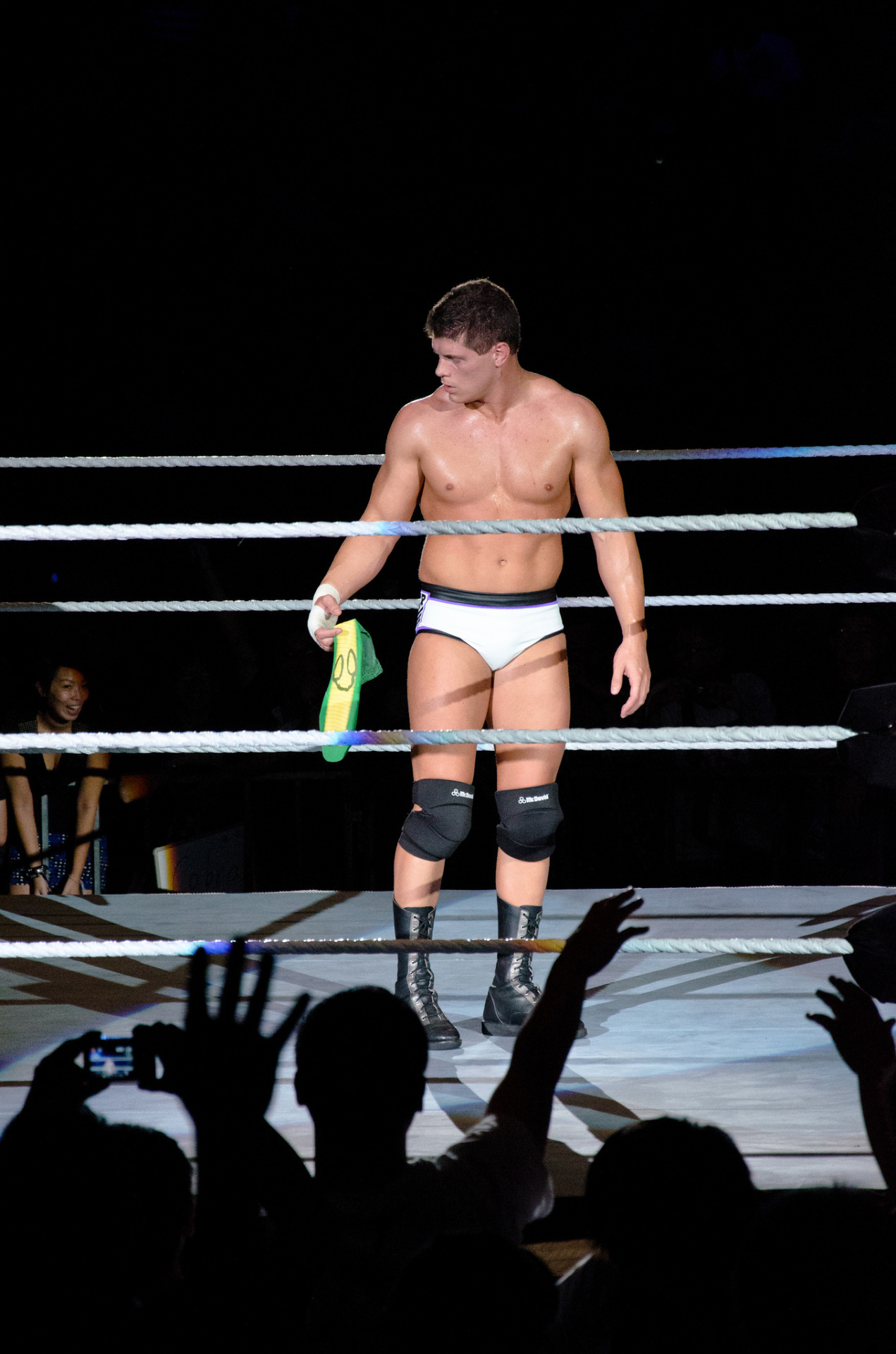rwfan11:  …bet he is going to jerk off in to that after the show! LOL! :-)