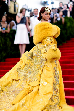 smokingsomethingwithrihanna: “China: Through The Looking Glass” Costume Institute Benefit Gala (May. 4)