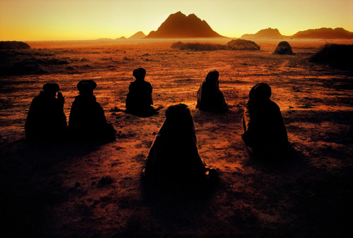 stevemccurrystudios:COLORS OF AFGHANISTAN“A landscape might be denuded,a human settlement aban