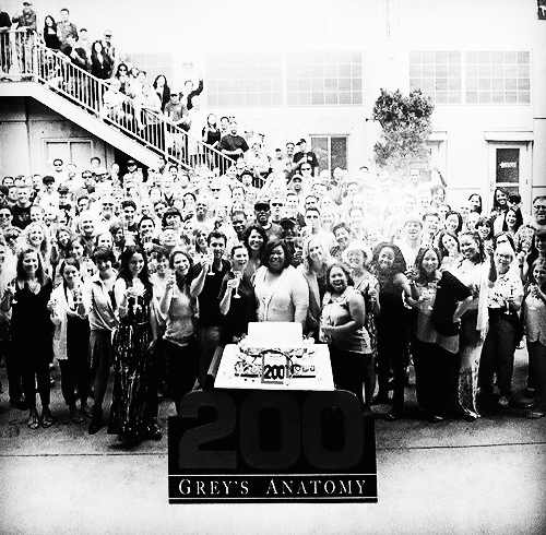 patrickdempesy:  “Grey’s Anatomy Season 10 Class Photo” -  @sensimedia 