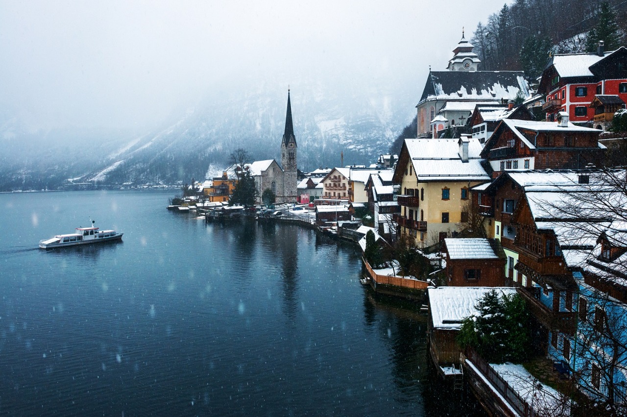 earth-land:  Hallstatt - Austria   Nestled between the edge of Hallstätter See and