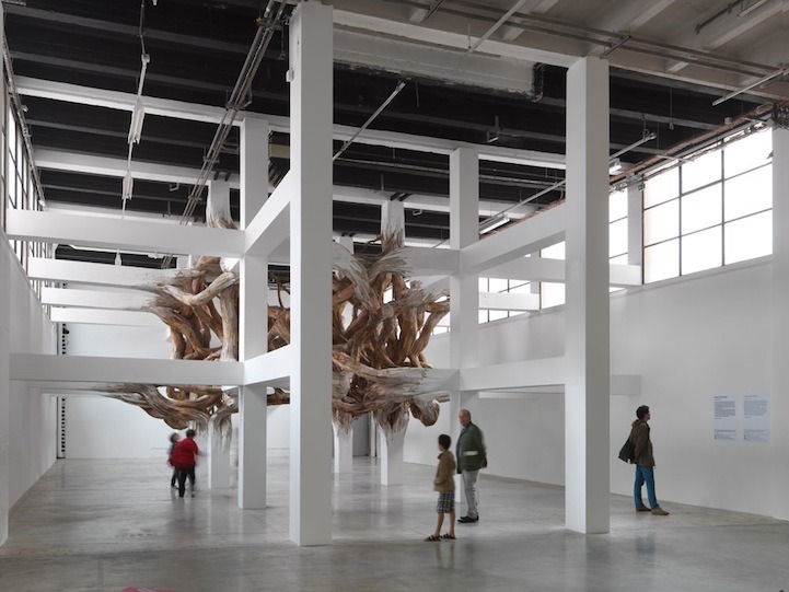 escapekit:
“Baitogogo
Half-sculptural, half-architectural installation by Brazilian artist Henrique Oliveira that has branches sprouting from white panels. Having installed this incredible site-specific piece at Palais de Tokyo in Paris earlier this...