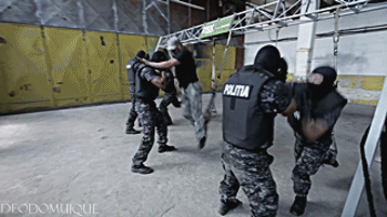 rudegyalchina:  deodomuique:  TRX Special Forces    Do you see what their vest says ???   Pay attention and get your shit up.