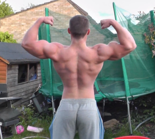themusclemaker:   WARNING: THE FOLLOWING CONTENT CONTAINS STRONG FETISH MATERIAL. DO NOT GO ANY FURT