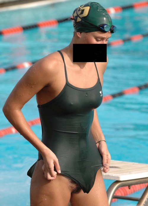 fullbushqueens:xxx female swimmers aren’t all completely shaven, it seems… xxx