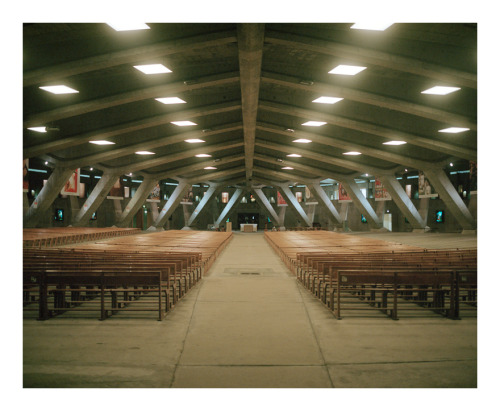 Basilique Saint-Pie X, Lourdes, avril 2016www.vivienayroles.fr | blog.vivienayroles.fr