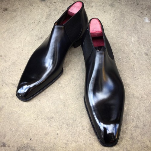 Sleek! The “Fairbanks” on the square Deco last. Made to Order in black calf skin and shi