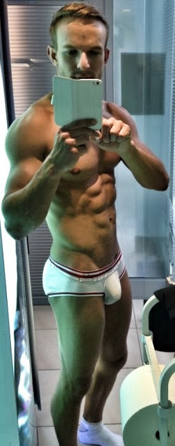 ricochet63:  (via Guys with iPhones) 