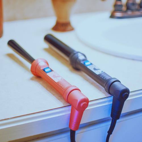 Want to know what I use on my hair? From curling wands to conditioner…link: alisecarter.com/blog! Fe