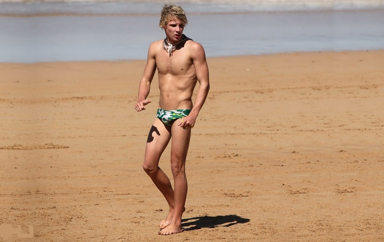 swim-fever:  http://swim-fever.tumblr.com/