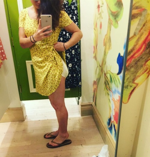 I think I found a dress that works wiff my diapey that isn’t to sheer. #diaperlover #incontine