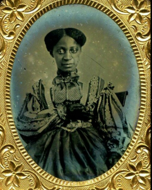 southcarolinamermaid:Rare Victorian images of African American ladies, c. 1850s-1880s.