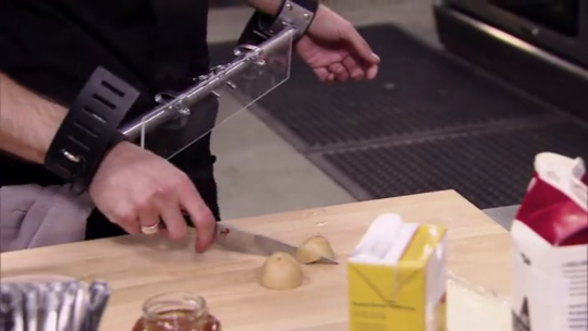 sylveonce: unpretty:  gregorydickens:  victorian-sexstache:  unpretty:   son-of-maglor:  fiskeorn:  elkian:  unpretty:  unpretty:  dr-hollands:  unpretty: i love cutthroat kitchen but bingewatching makes it really stand out how often alton brown refers