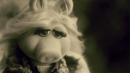 babygirls-sweetsurrender:  Because….Miss Piggy slowmo magnificence. :-D  😂😂😂