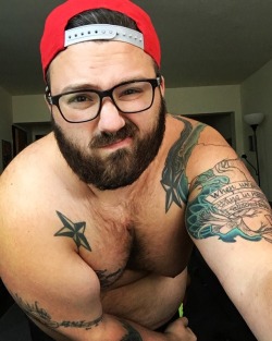 cubpanda: beardedsaint:  Eat me.  😝😝😝🐼😍😍❤️ 