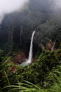 satakentia:    Nohkalikai Falls, Cherrapunjee