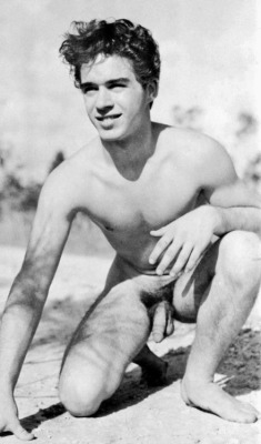 frankzapparocks: labayou:  bobsnakedguys3: Warren Beatty.   Beautiful man vintage 👅💋❤    Wow. He was a hottie! 