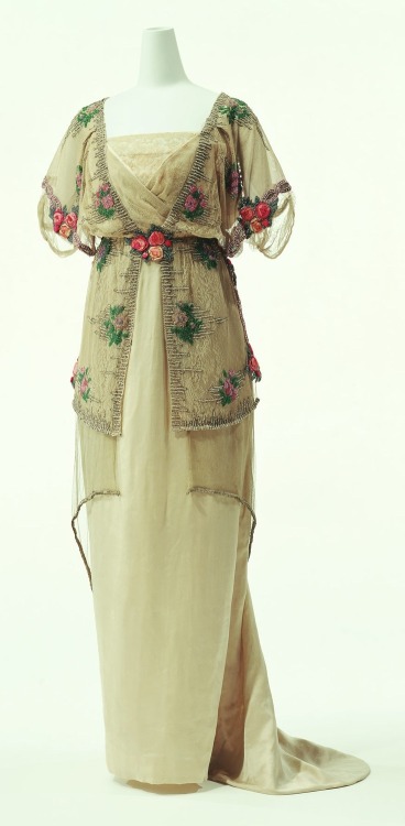 The Me I Saw | Evening dress by Paul Poiret, 1910-11.