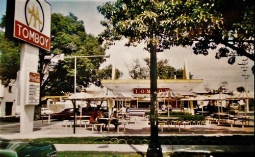 Mexicoantiguo — Restaurante de hamburguesas Tomboy, estaba ubicado...