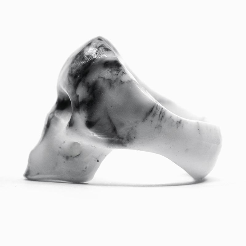 macabregadgets:  Marble skull ring by MACABREGADGETS.COM