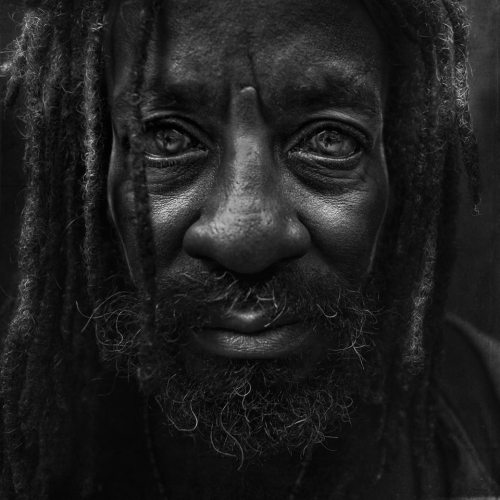 Photography by Lee Jeffries.More portrait here.