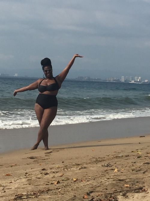 bigbeautifulblackgirls:I just got back from my vacation to Mexico and I wanted to share this image. 
