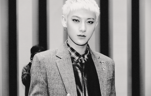 fan-qins:  Exo M - Overdose Polaroid 